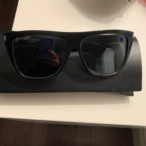 Good as new YSL SL1 sunglasses, hardly used with no scratches - Picture 5 of 5